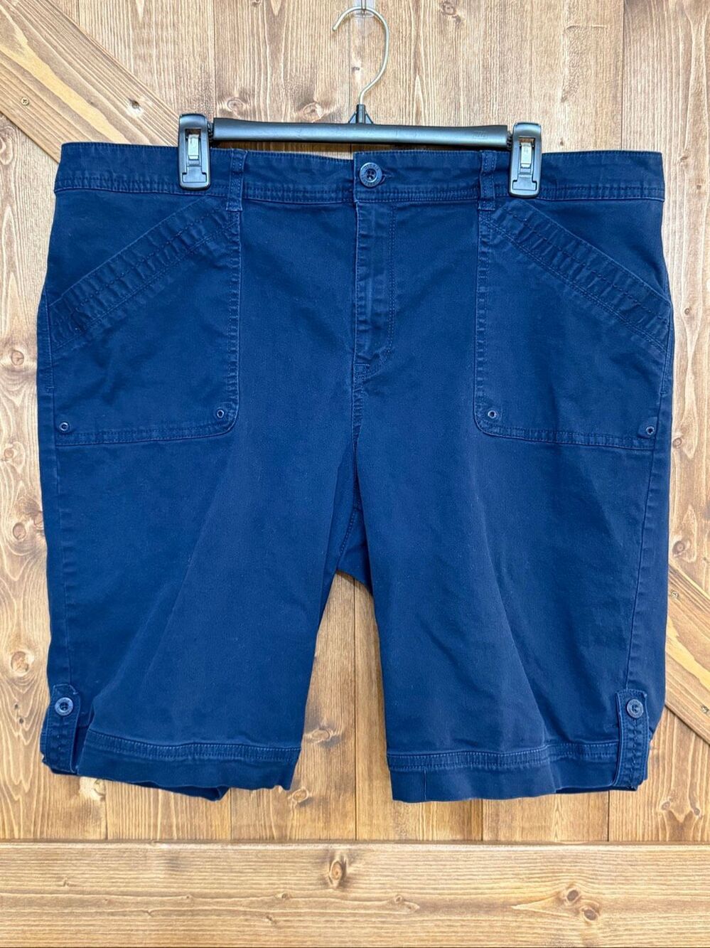 Gloria Vanderbilt Women’s Size 18 Navy Blue Bermuda Utility Shorts 10” Inseam(94